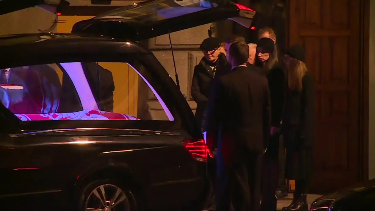 "To była przejmująca chwila." Na Wawelu odbyła się ceremonia ponownego pochówku Lecha i Marii Kaczyńskich