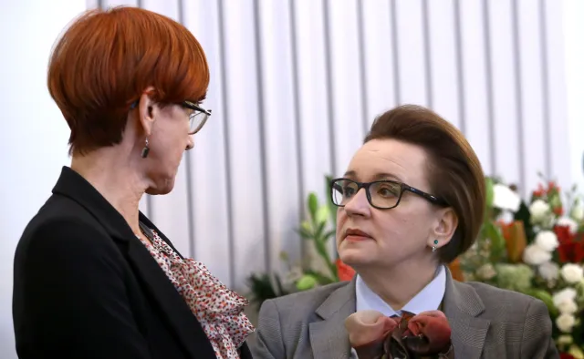 Protest "Nie dla chaosu w szkole". Zalewska: Uczniowie na reformie edukacji tylko zyskają