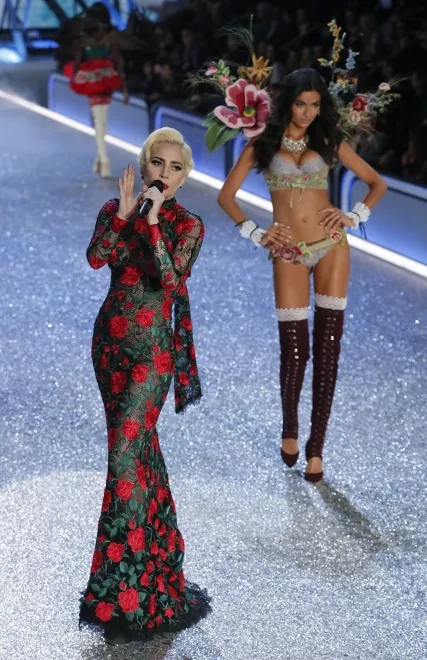 9662830-victoria-s-secret-fashion-show.jpg