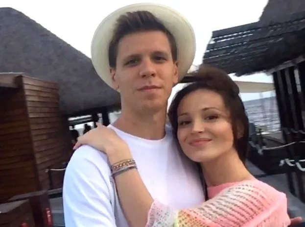 Wojciech Szczęsny i Marina Łuczenko wzięli ślub na greckiej wyspie