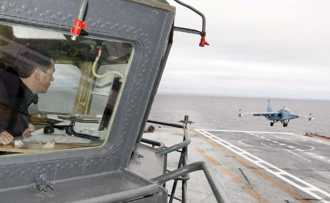 Rosyjski Su-33 rozbił się podczas lądowania na lotniskowcu na Morzu Śródziemnym