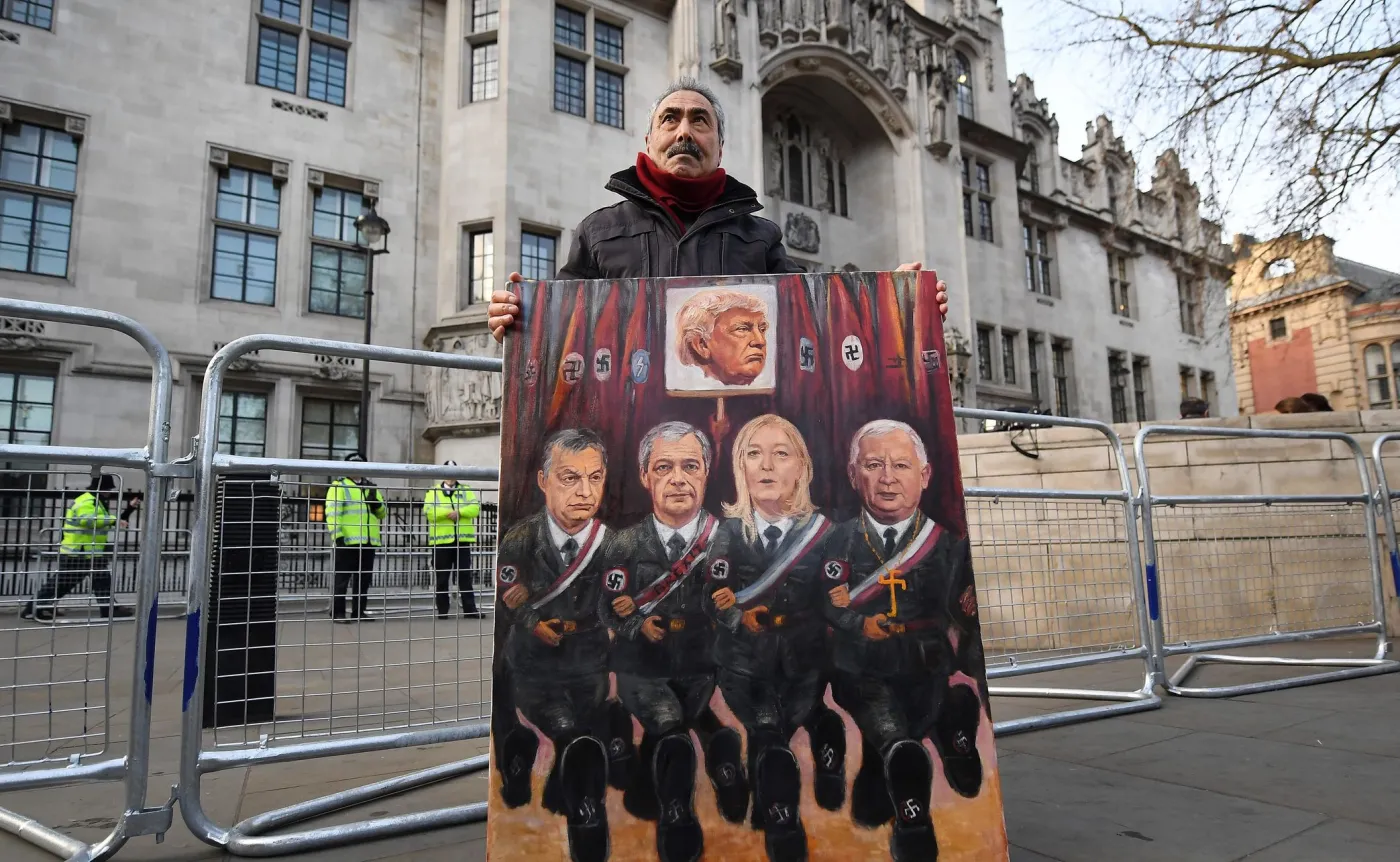 Plakat z Jarosławem Kaczyńskim w nazistowskim mundurze