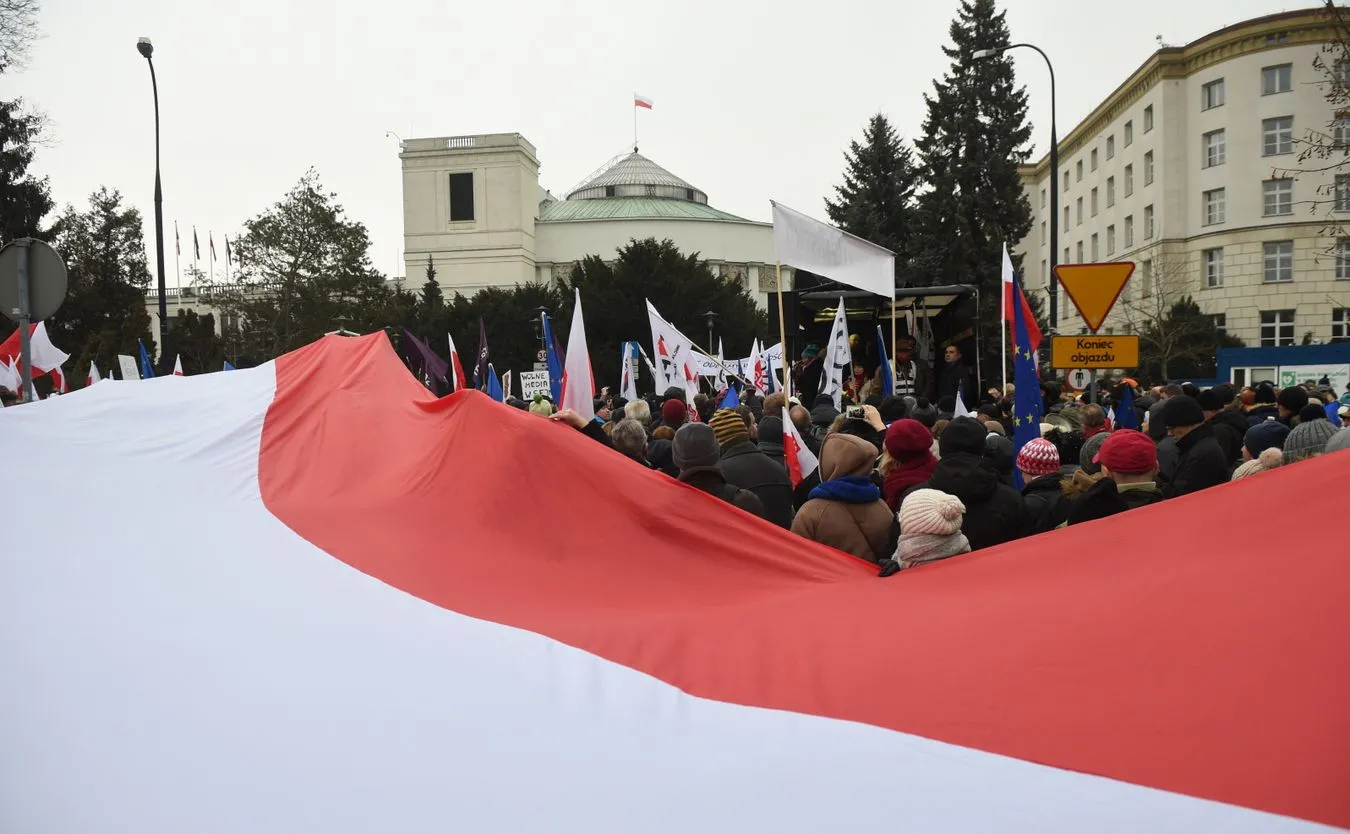 Demonstracja opozycji przed Sejmem