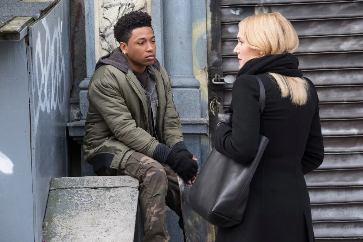 9727807-kate-winslet-oraz-jacob-latimore.jpg