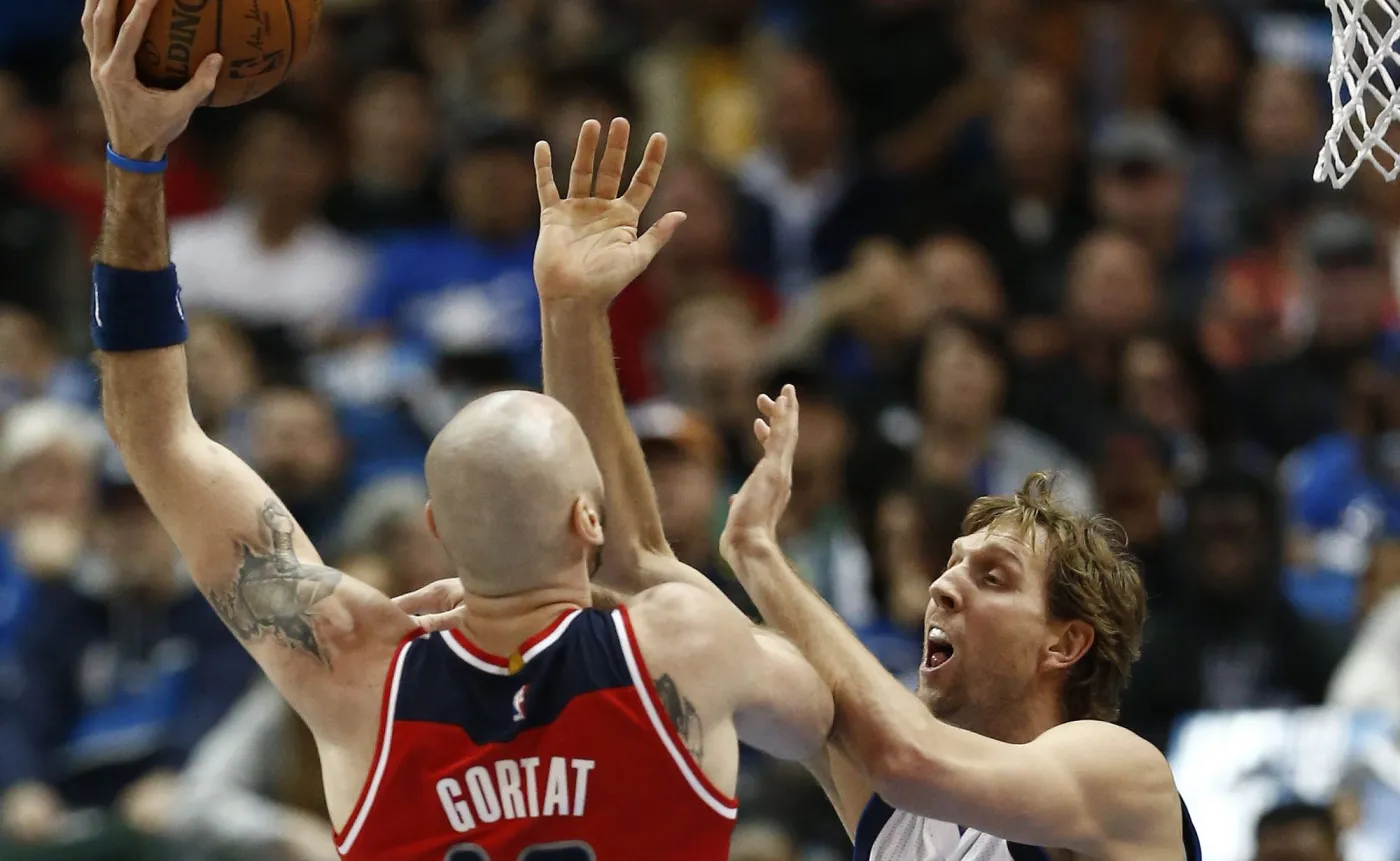 Marcin Gortat kontra Dirk Nowitzki