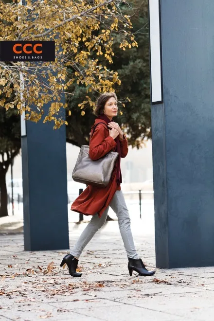 9421159-sesja-wizerunkowa-kolekcji-ccc.jpg