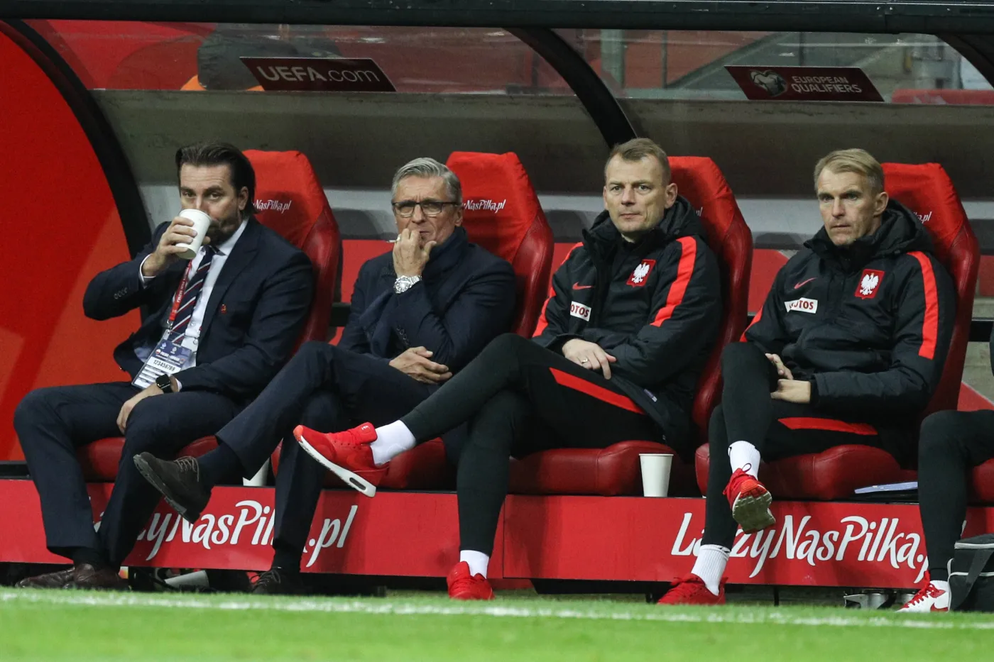 Źle się dzieje w kadrze Nawałki. Imprezy, piwo, pycha i rozdmuchane ego polskich piłkarzy