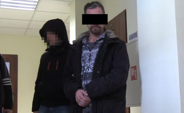 Policja zatrzymała 40-letniego mężczyznę podejrzanego o wykorzystywanie seksualne swojego dziecka