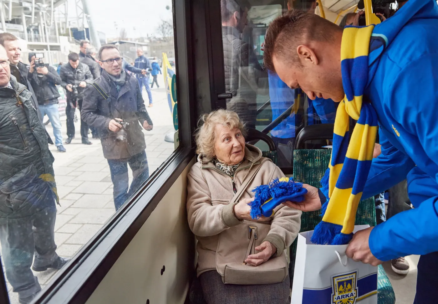 10042122-w-gdyni-na-autobus-poczekasz-w.jpg