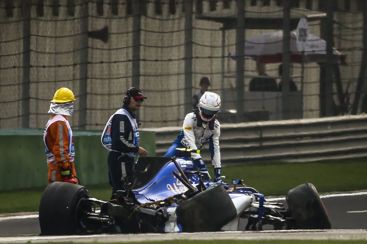 10049496-antonio-giovinazzi-roztrzaskal.jpg