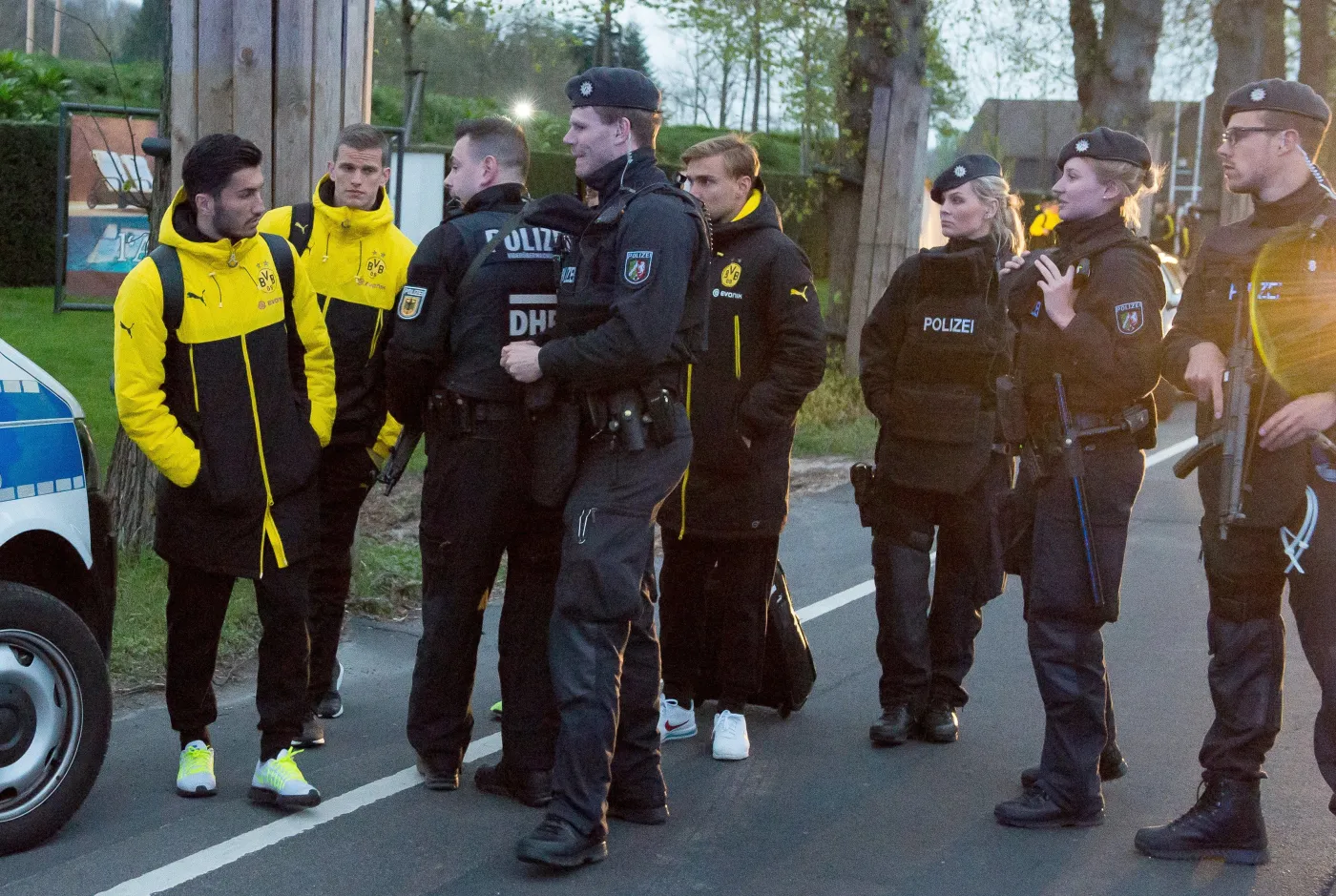 Policja i piłkarze Borussii Dortmund