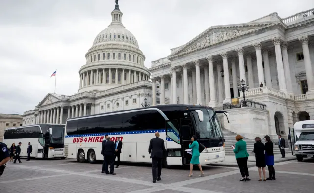 Silniejsze sankcje i naciski dyplomatyczne. Oto sposób Trumpa na Koreę Północną