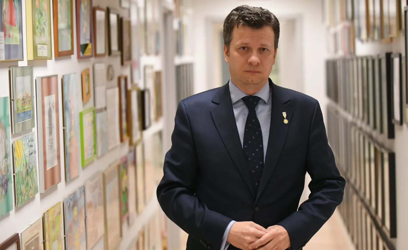 Apel Rzecznika Praw Dziecka do szefa MSWiA. Chodzi o kraty w oknach w ośrodkach dla cudzoziemców