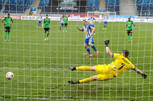 Lotto Ekstraklasa: Górnik przegrał z Wisłą. Smuda twierdzi, że to przez sędziego