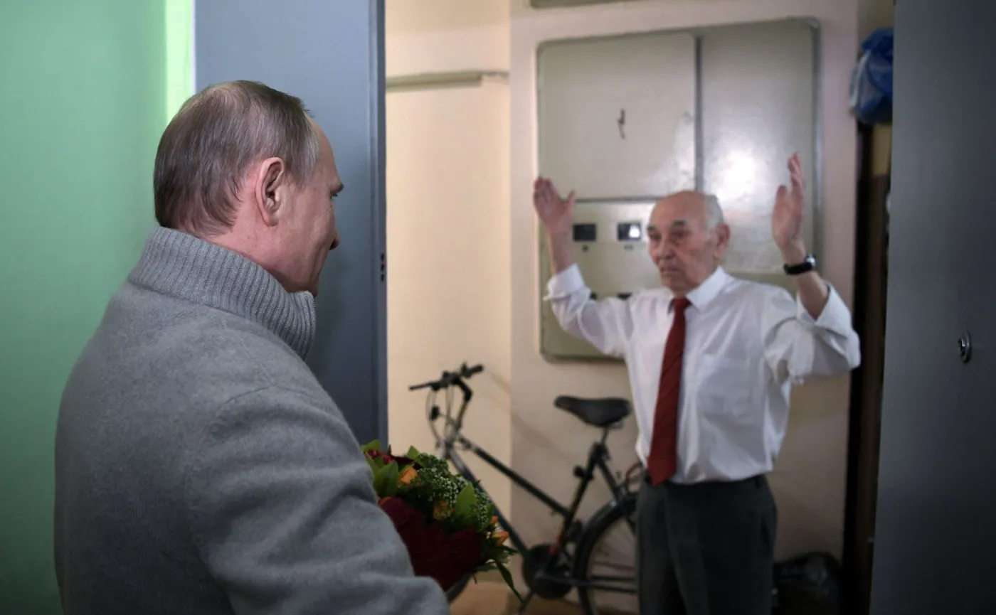 10128313-putin-i-jego-byy-szef-z-drezna.jpg
