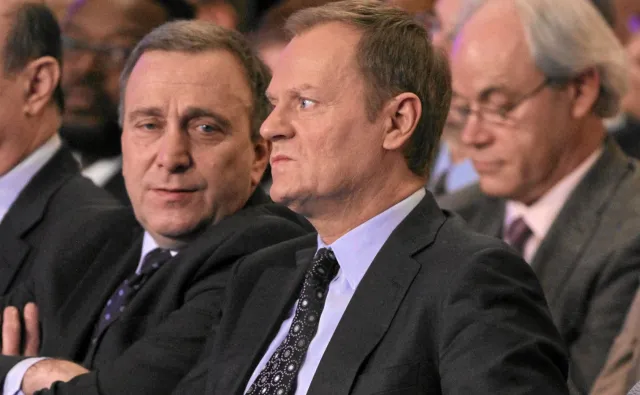 Tusk wbił szpilę Schetynie. Migalski skrytykował szefa PO, a Tusk "lubi to"