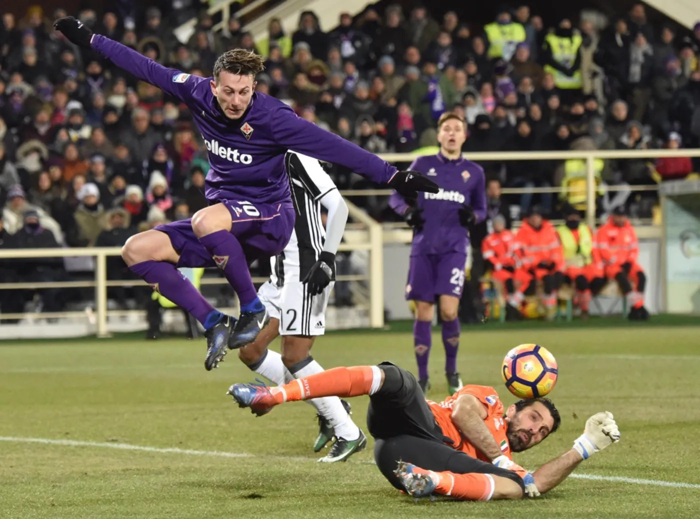 Liga włoska: Juventusu przegrał z Fiorentiną i ma już tylko punkt przewagi nad Romą