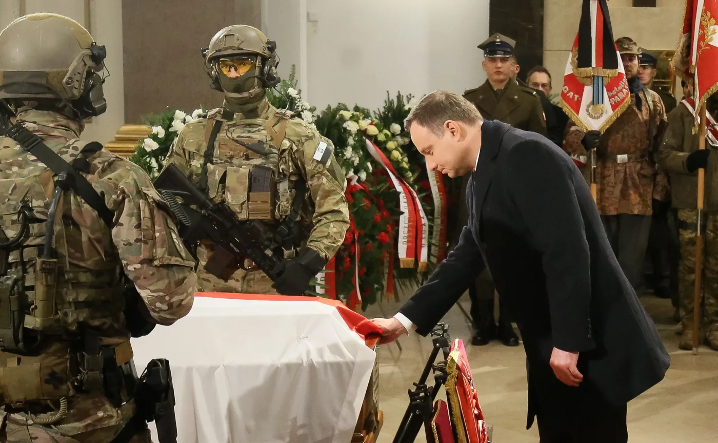 Prezydent Andrzej Duda w Katedrze Polowej WP w Warszawie, podczas uroczystości pogrzebowych Janusza "Gryfa" Brochwicza-Lewińskiego