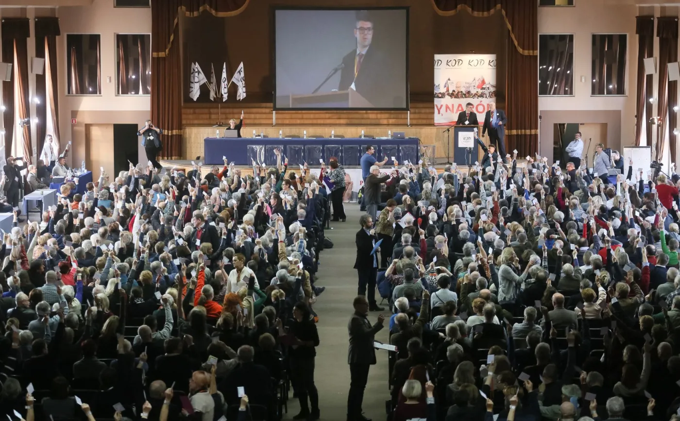 Walne zebranie mazowieckiego KOD. Mateusz Kijowski walczy o stanowisko szefa regionu