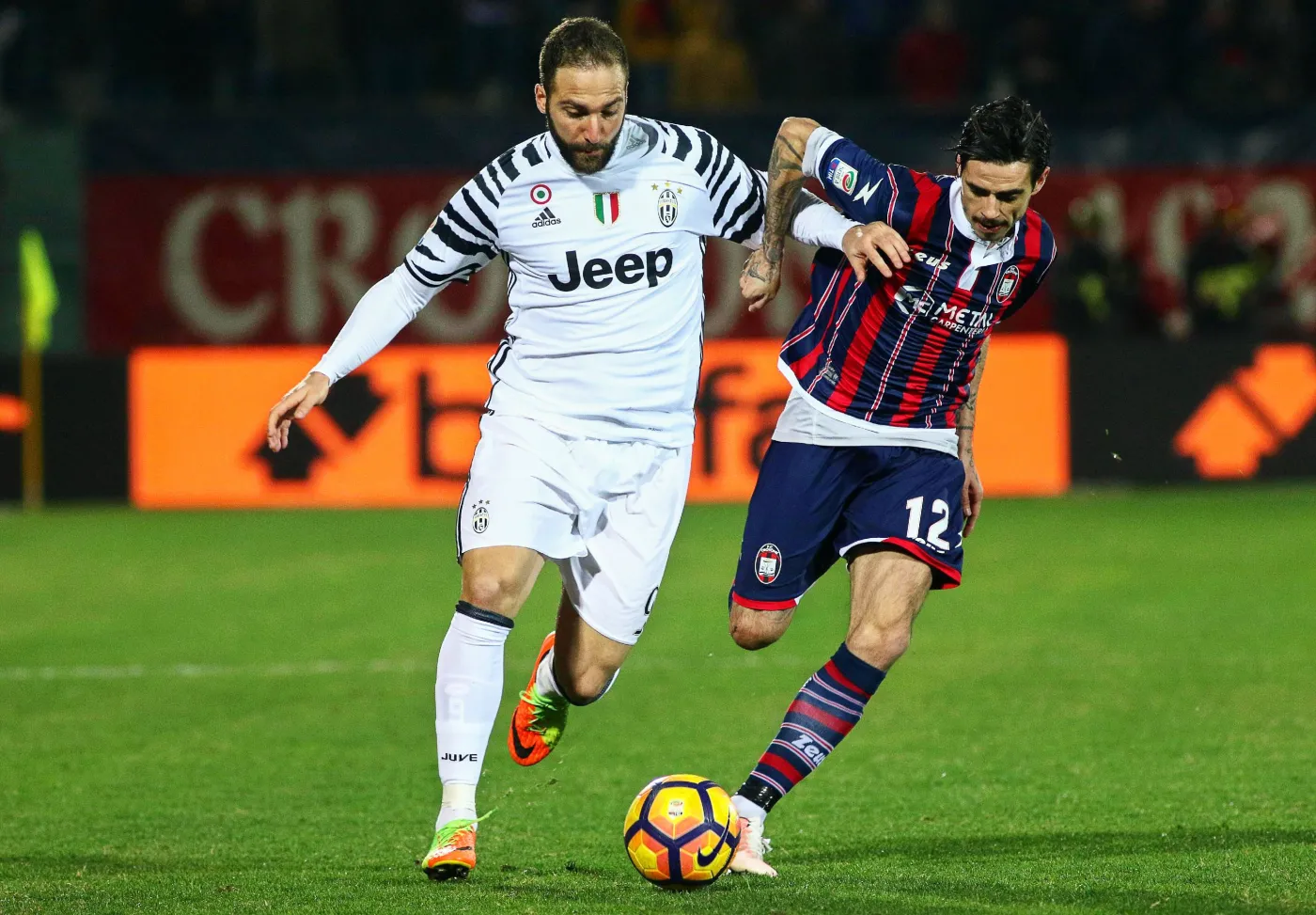 Gonzalo Higuain i Adrian Stoian