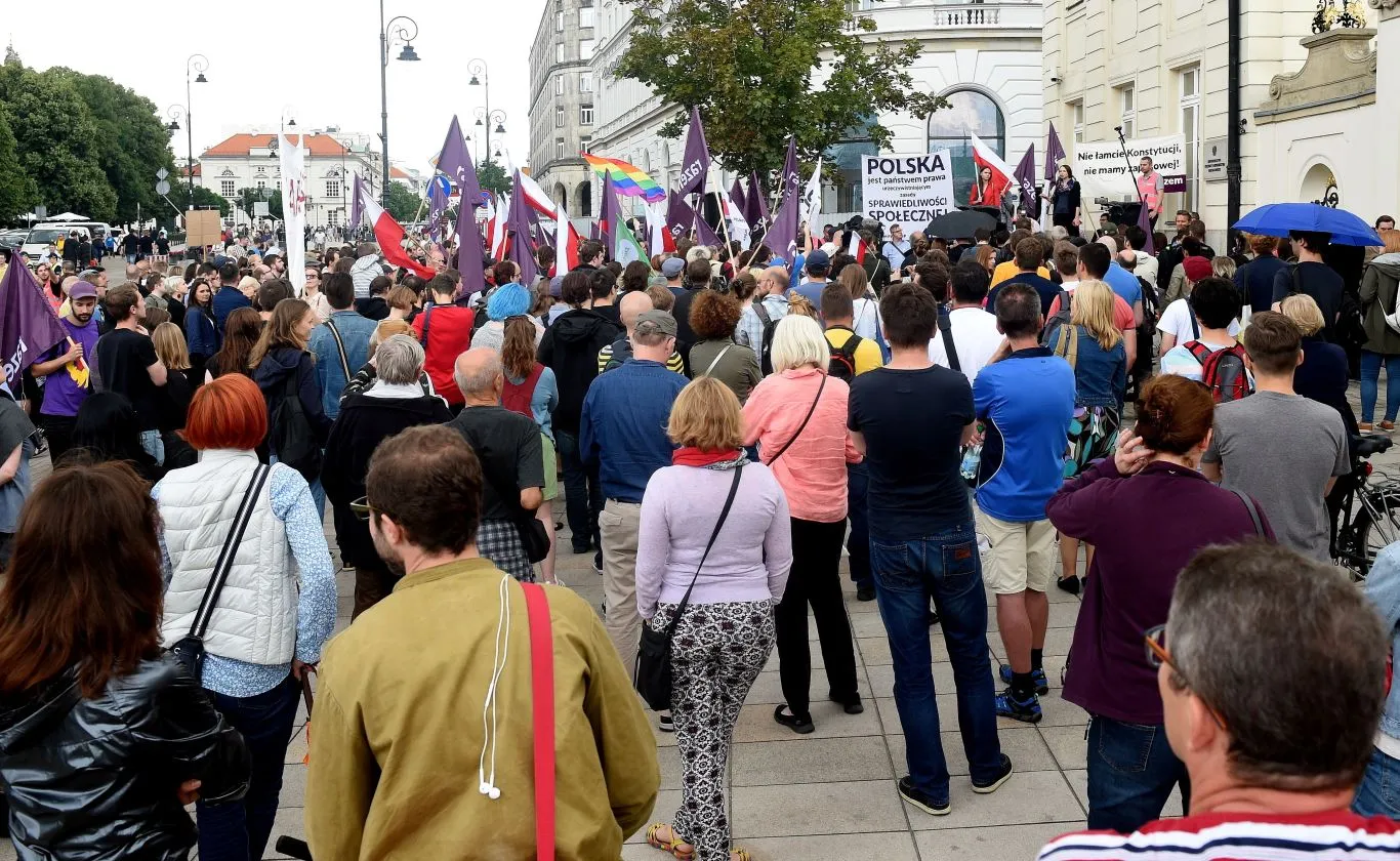 Sobotnia manifestacja pod hasłem "Nie oddamy wolnych wyborów!" odbyła się na Krakowskim Przedmieściu w Warszawie, przed Pałacem Prezydenckim