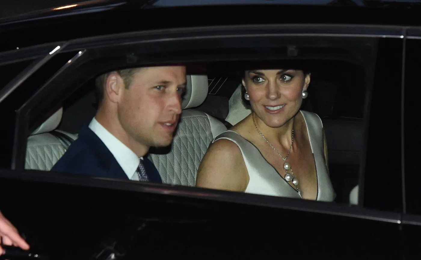 Księżna Kate i książę William zażyczyli sobie specjalnej limuzyny Jaguara [MAMY ZDJĘCIA]