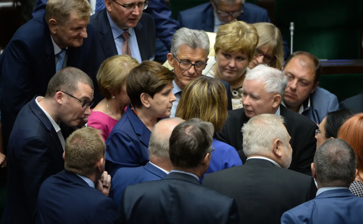Schetyna i Petru o sporach w obozie władzy: Wojna w najlepsze, to niepoważne