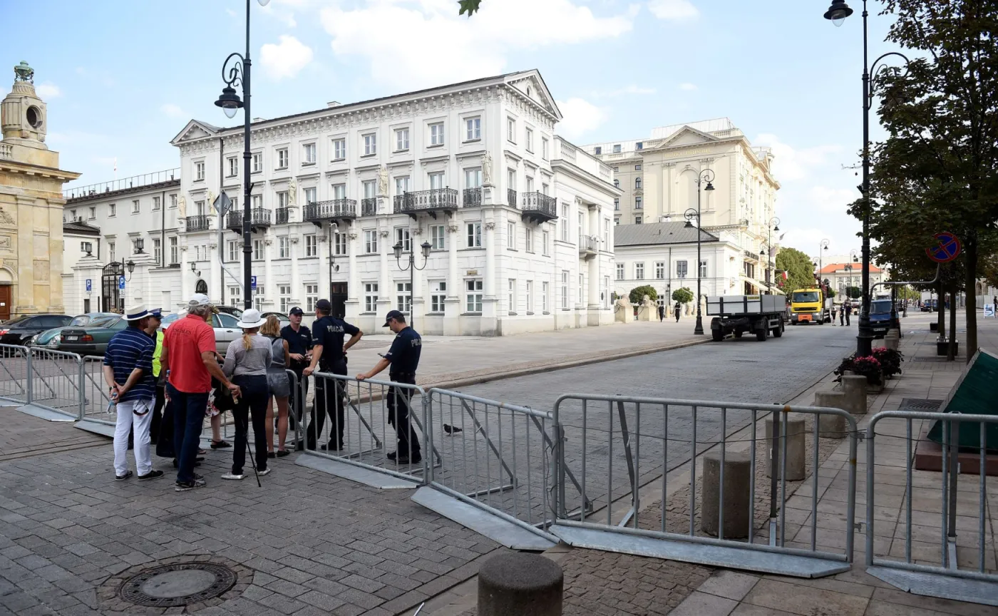 Przygotowania do miesięcznicy