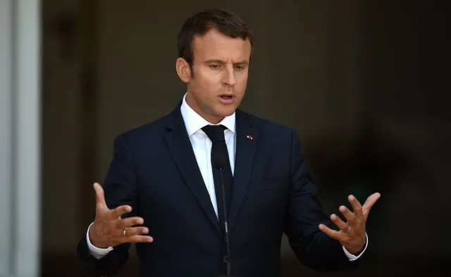 Macron: Polska stawia się na marginesie Europy. Szydło: Doradzam, aby zajął się sprawami swojego kraju