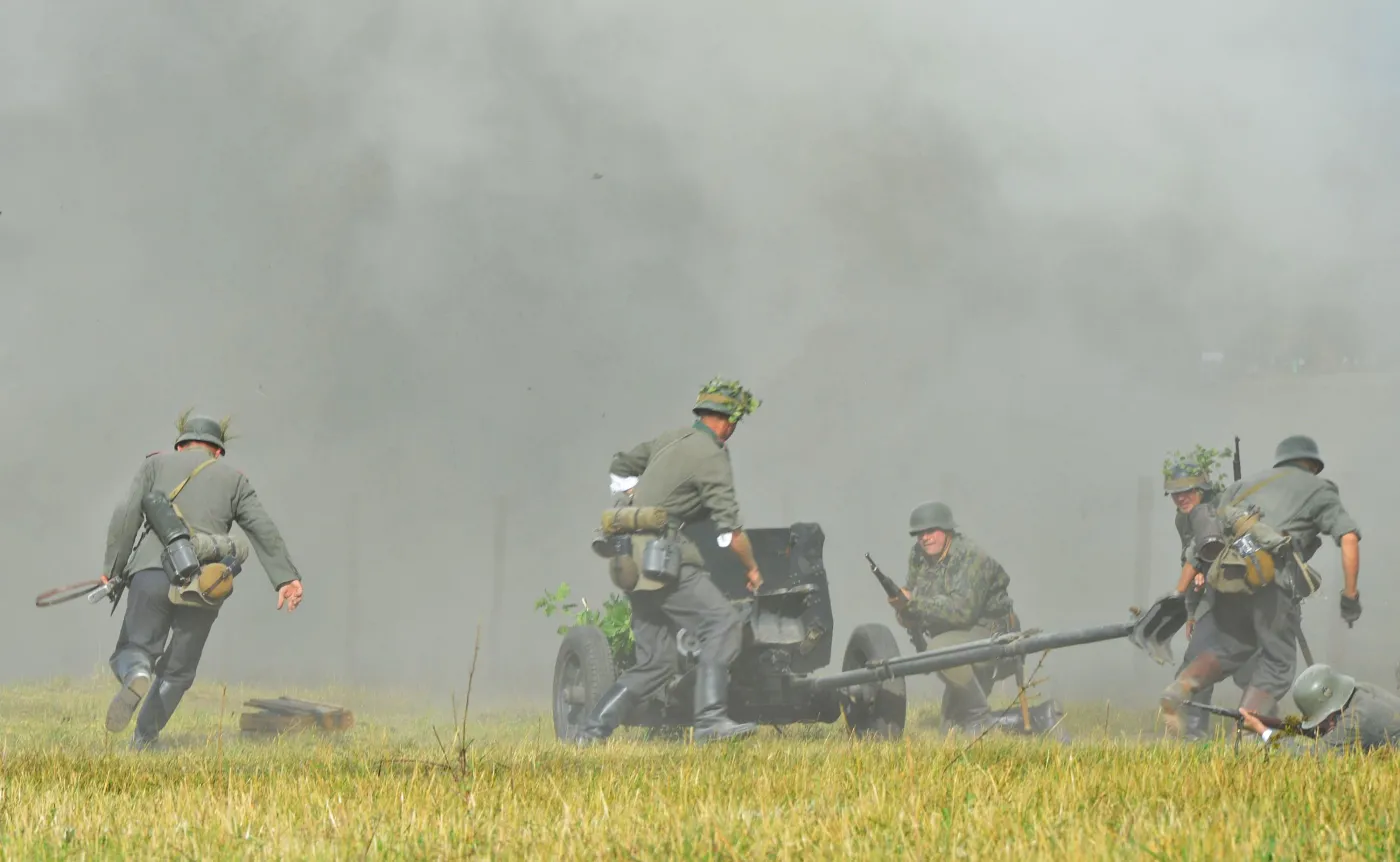 10400183-rekonstrukcja-bitwy-pod-mlawa.jpg