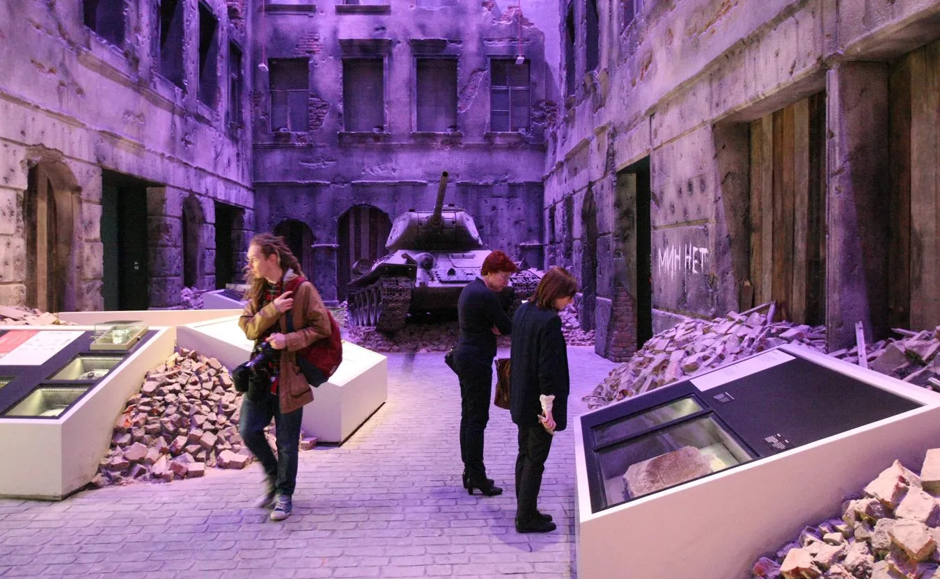 Sellin o MIIWŚ: Są tam pewne błędy, zmiany w wystawie nie naruszą praw autorskich jej twórców