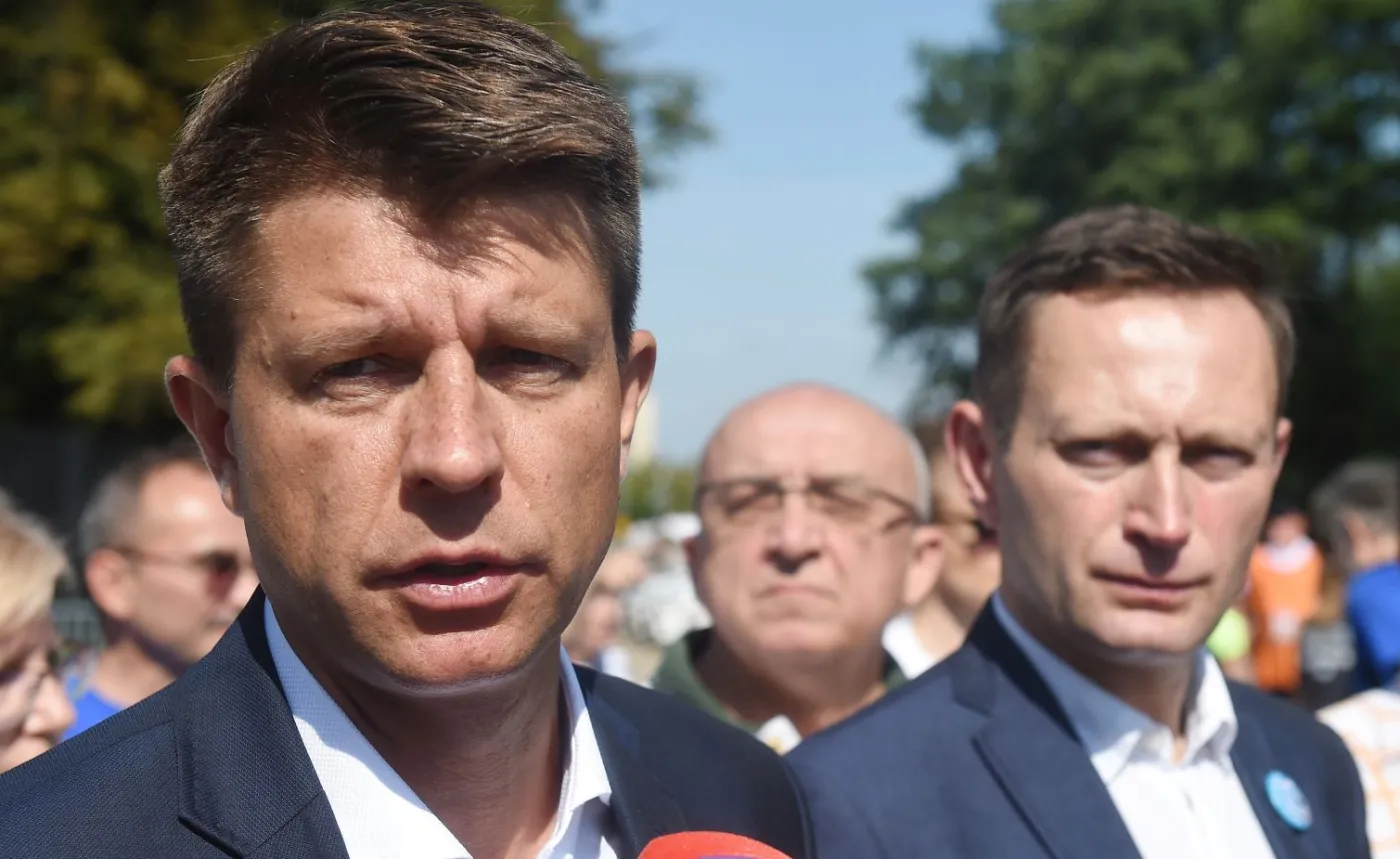 Lider Nowoczesnej Ryszard Petru i kandydat Nowoczesnej na prezydenta Warszawy Paweł Rabiej