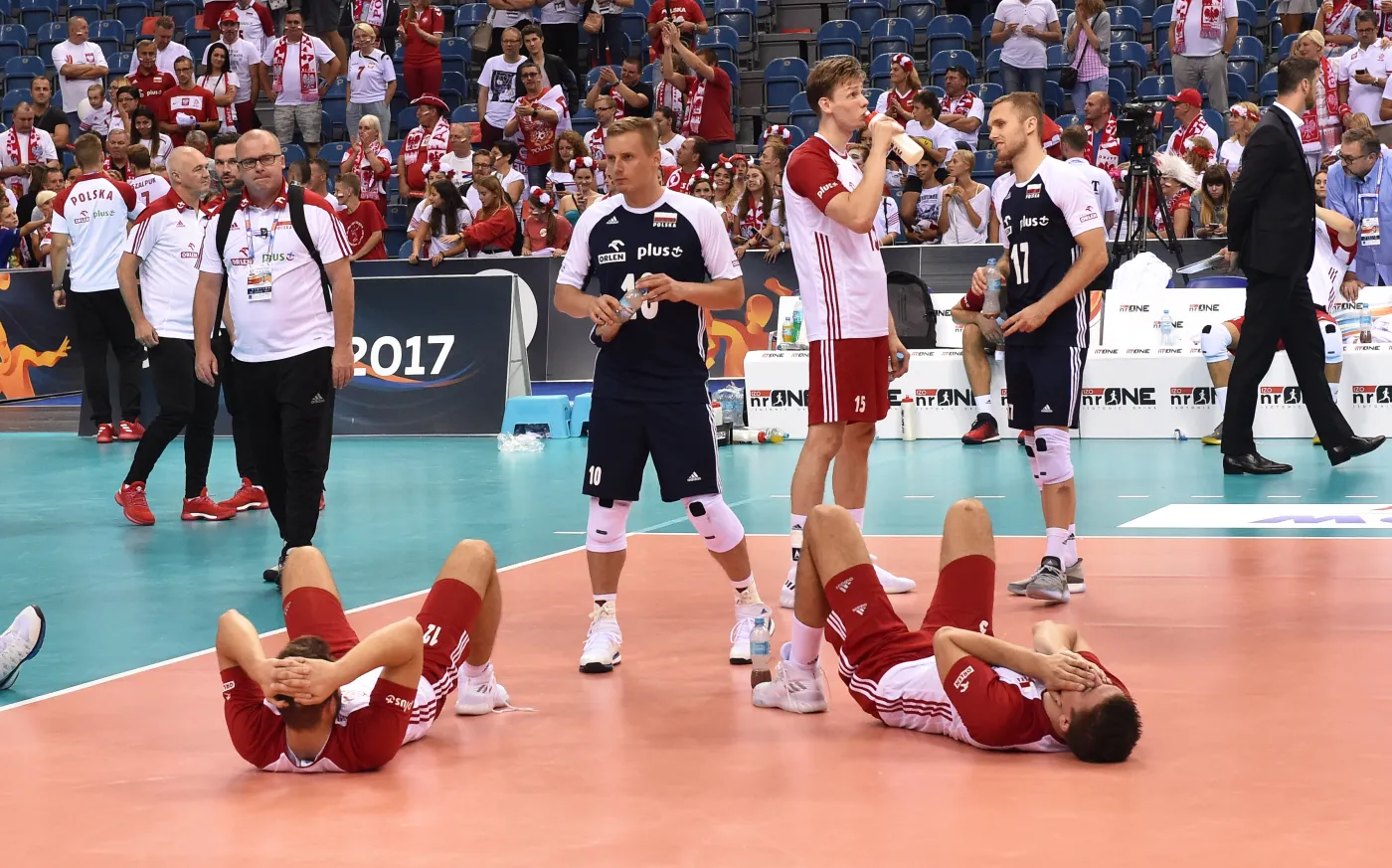 Polscy siatkarze po przegranym 0:3 meczu barażowym ze Słowenią o awans do ćwierćfinału mistrzostw Europy