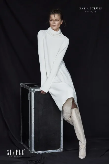 10413426-kasia-struss-w-kampanii-simple.jpg
