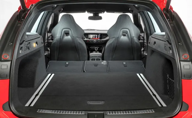 Opel Insignia GSi Sports Tourer nokautuje silnikiem. Niemiecka marka powiększa repertuar o nowy model [MAMY FOTO]