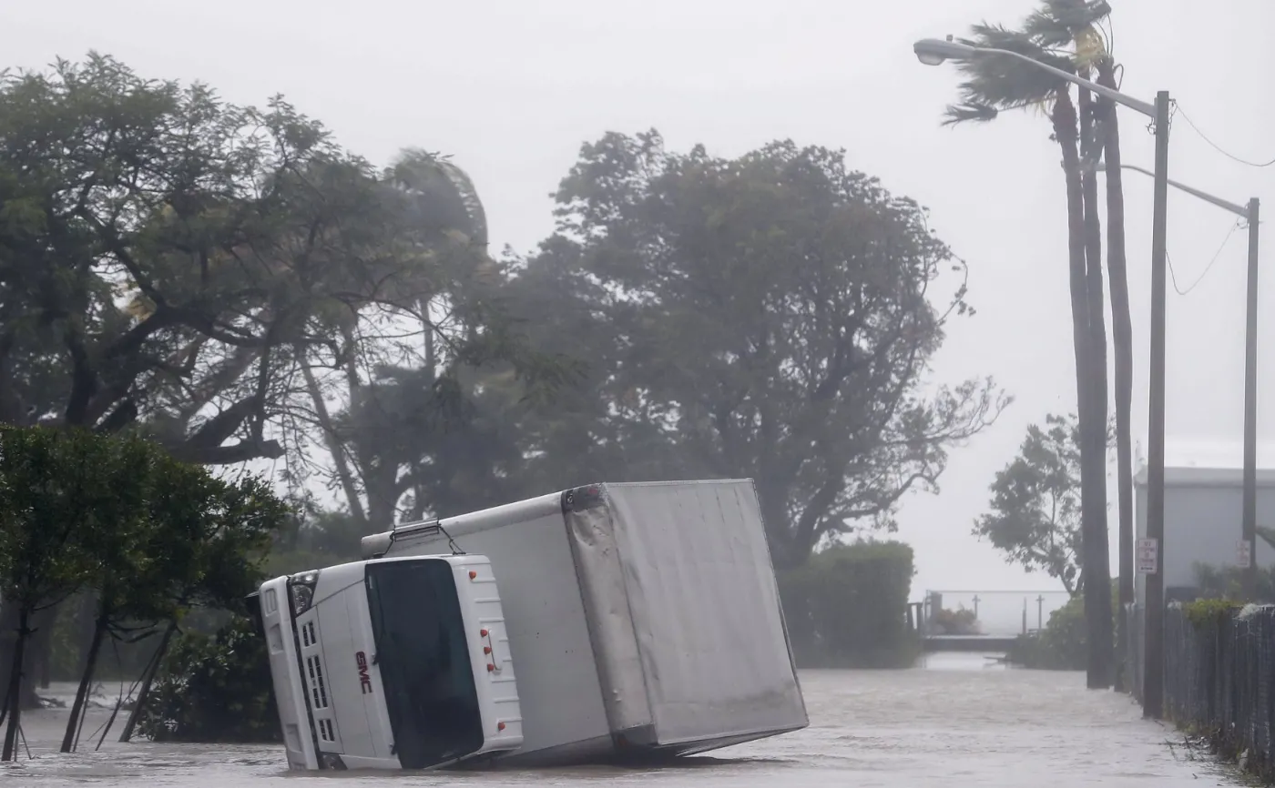 Zniszczenia po huraganie Irma