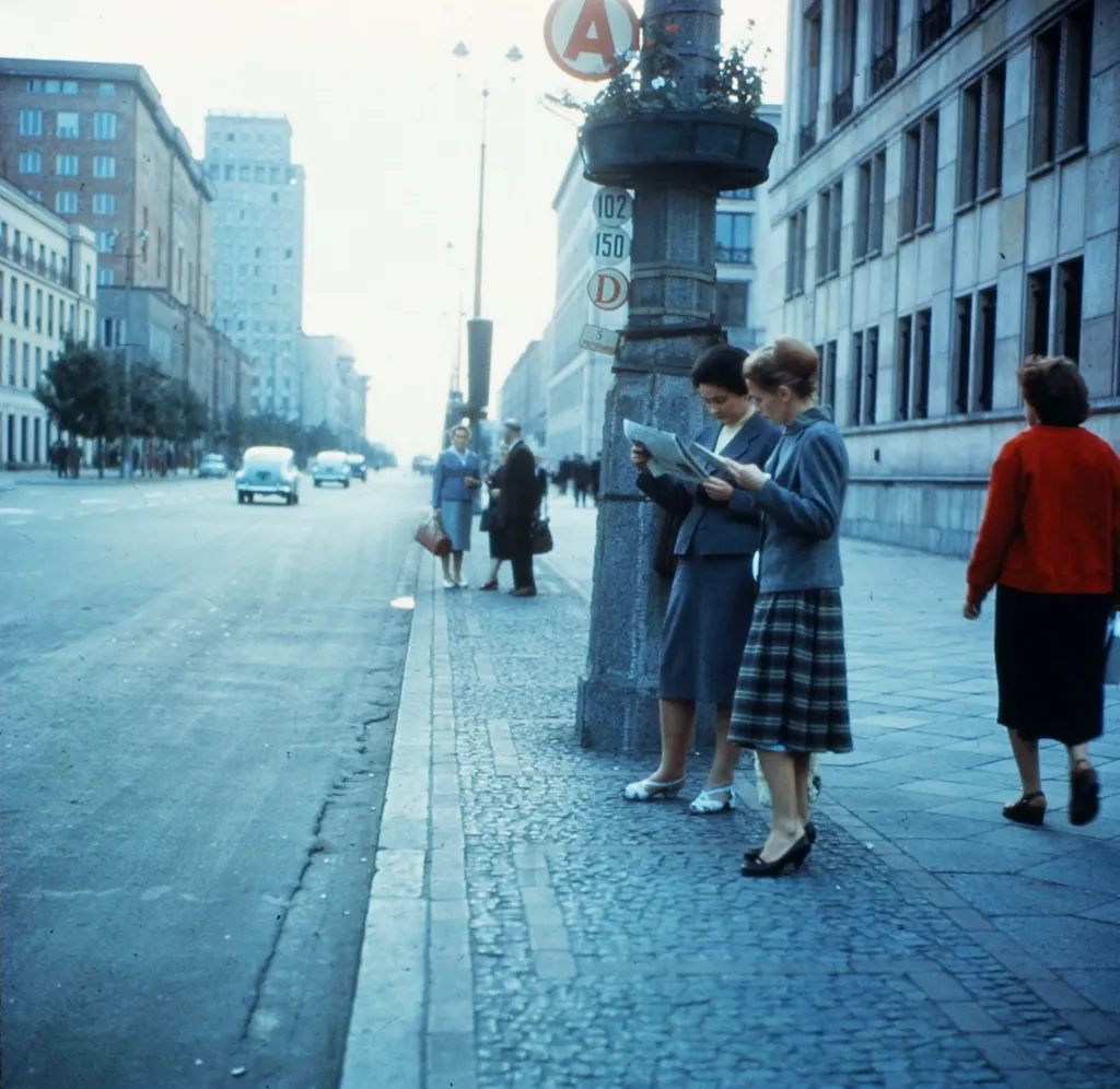 10451620-warszawa-na-kolorowych-zdjeciach.jpg