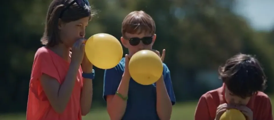 Kard z teledysku "Góry do góry"