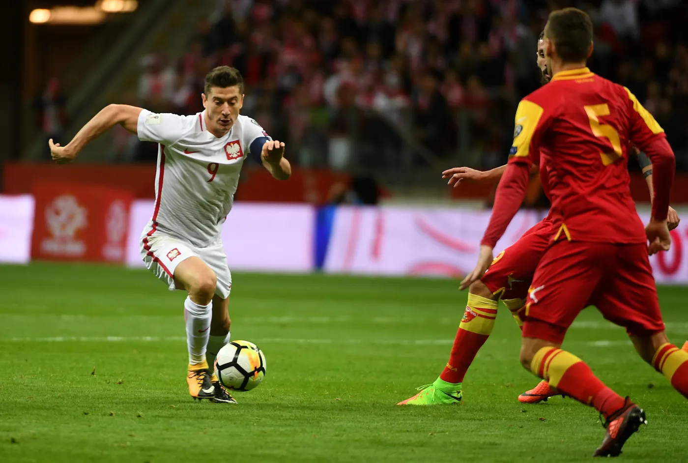 10488697-robert-lewandowski-l-i-nemanja.jpg