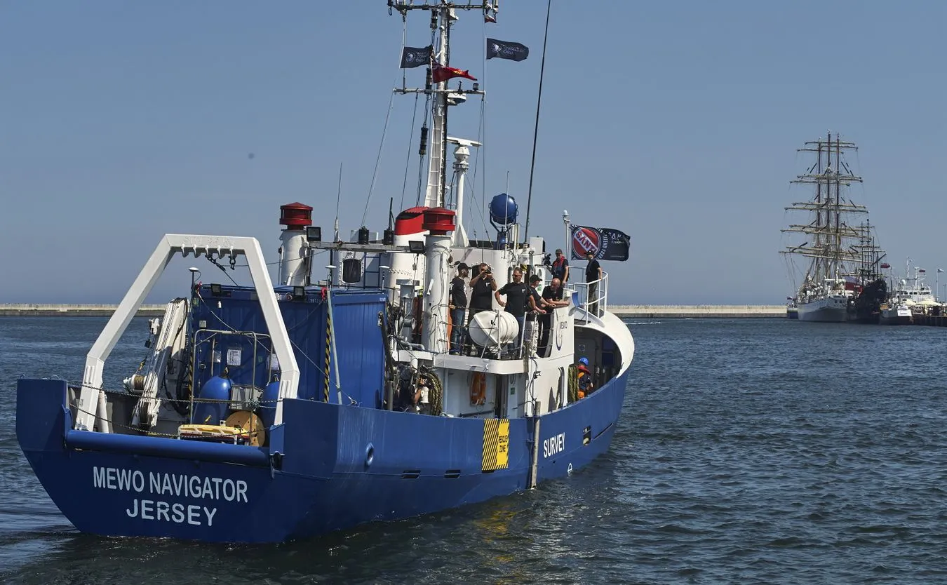 Statek badawczy Mewo Navigator