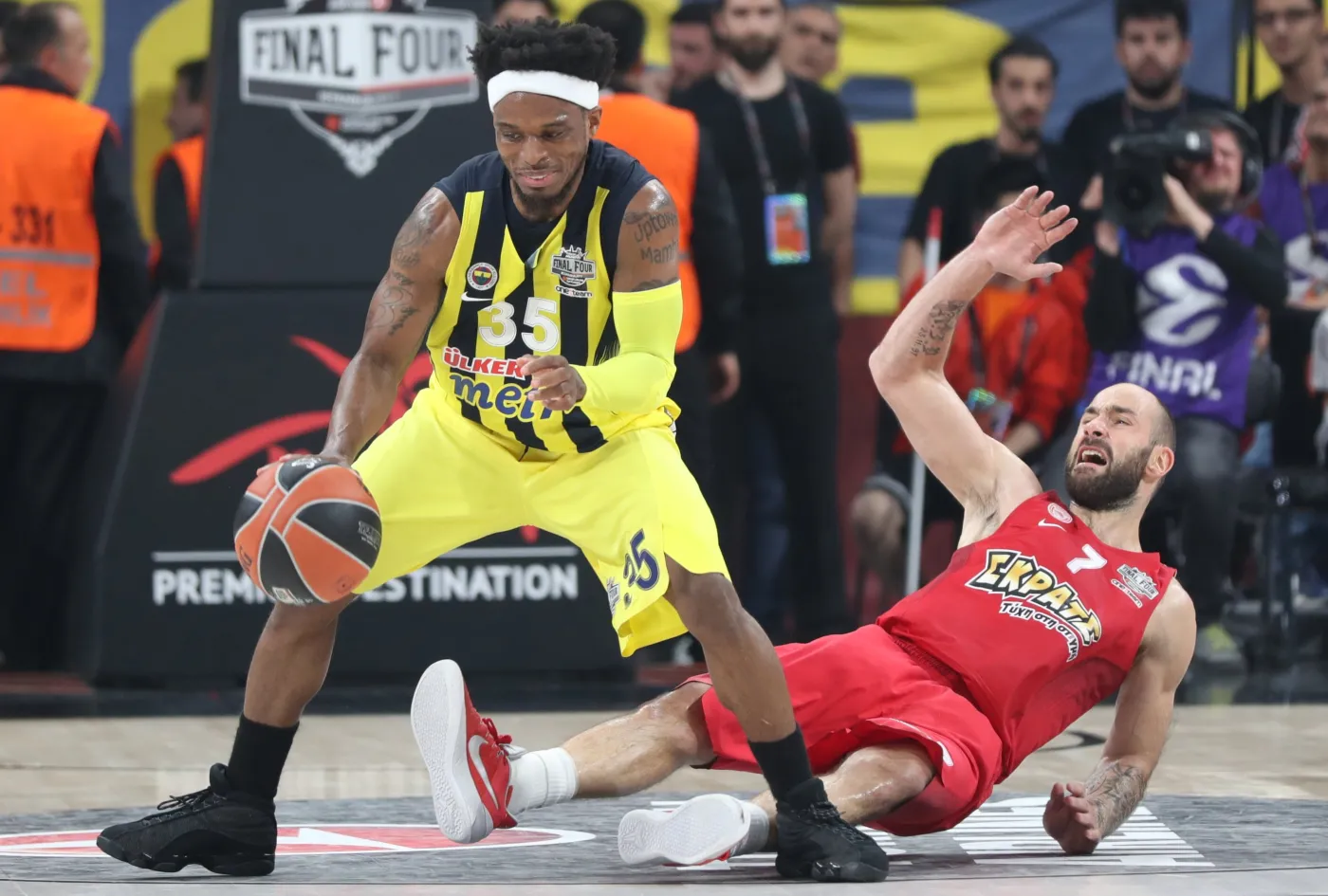 Vassilis Spanoulis i Boby Dixon 