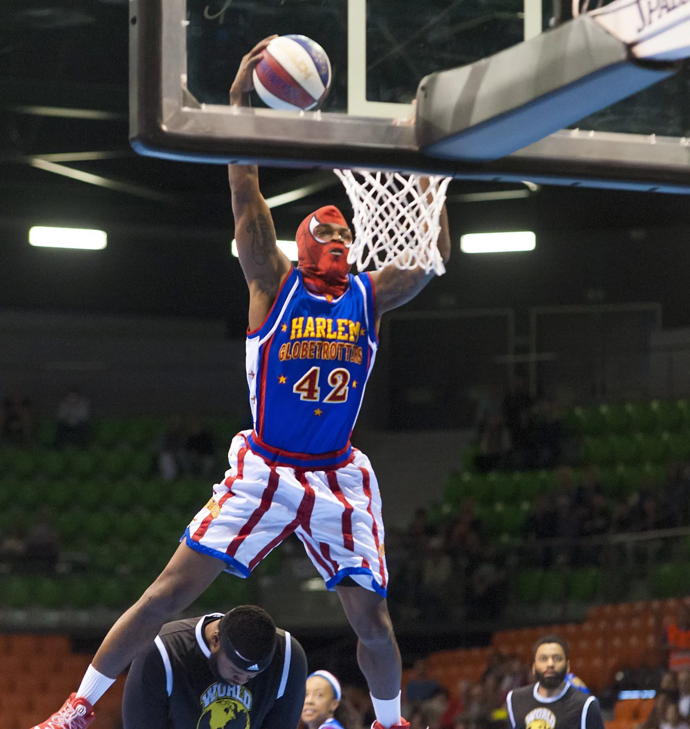 10180887-harlem-globetrotters-czaruja-na.jpg