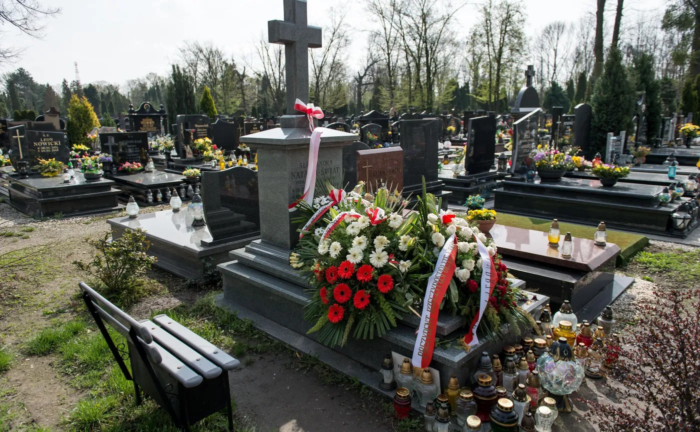 Grób Aleksandry Natalii-Świat