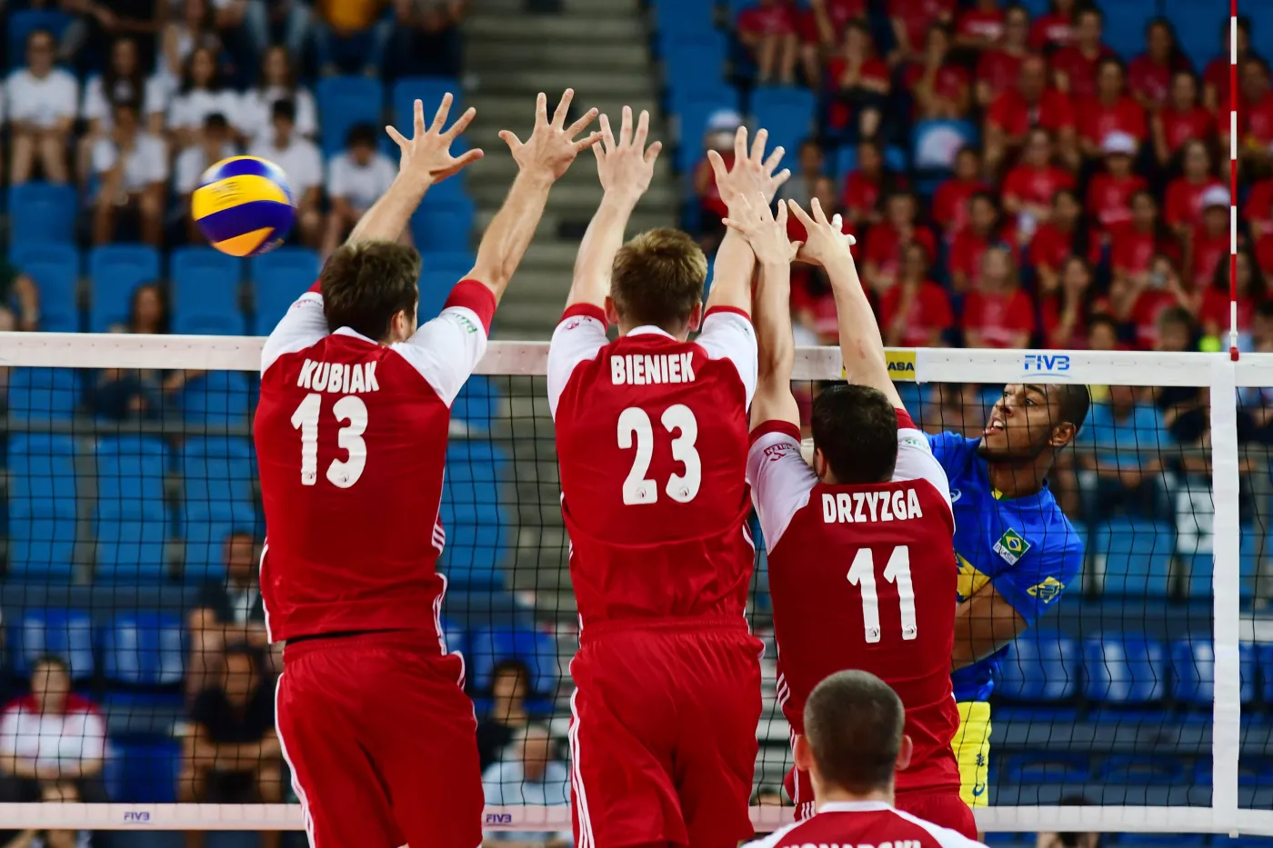 Polacy pokonali mistrzów olimpijskich