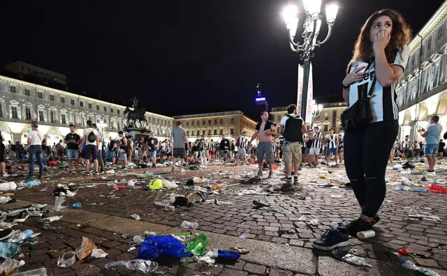 Liga Mistrzów: Panika wśród kibiców Juventusu w Turynie. Ludzie uciekali w popłochu, są ranni, w tym dwóch Polaków