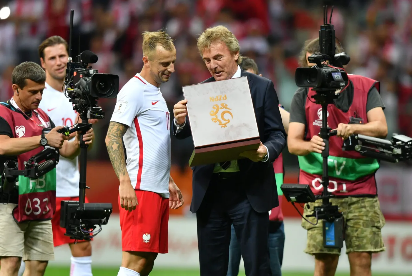 Kamil Grosicki (L) i prezes PZPN Zbigniew Boniek (P)