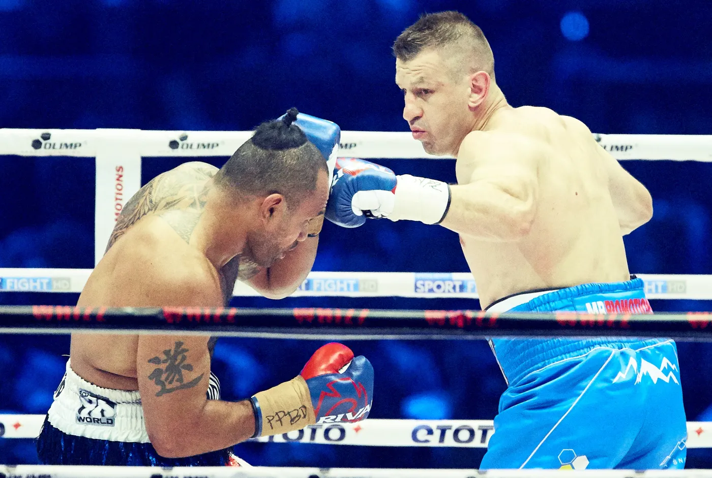 10260798-tomasz-adamek-i-solomon-haumono.jpg