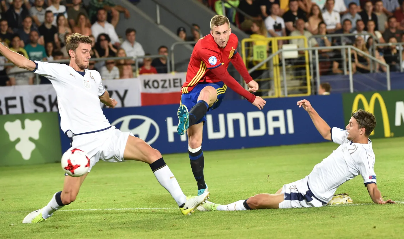 Gerard Deulofeu (w czerwonej koszulce)