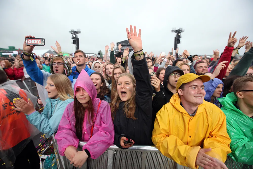 10277095-zabawa-na-festiwalu-open-er-2017.jpg