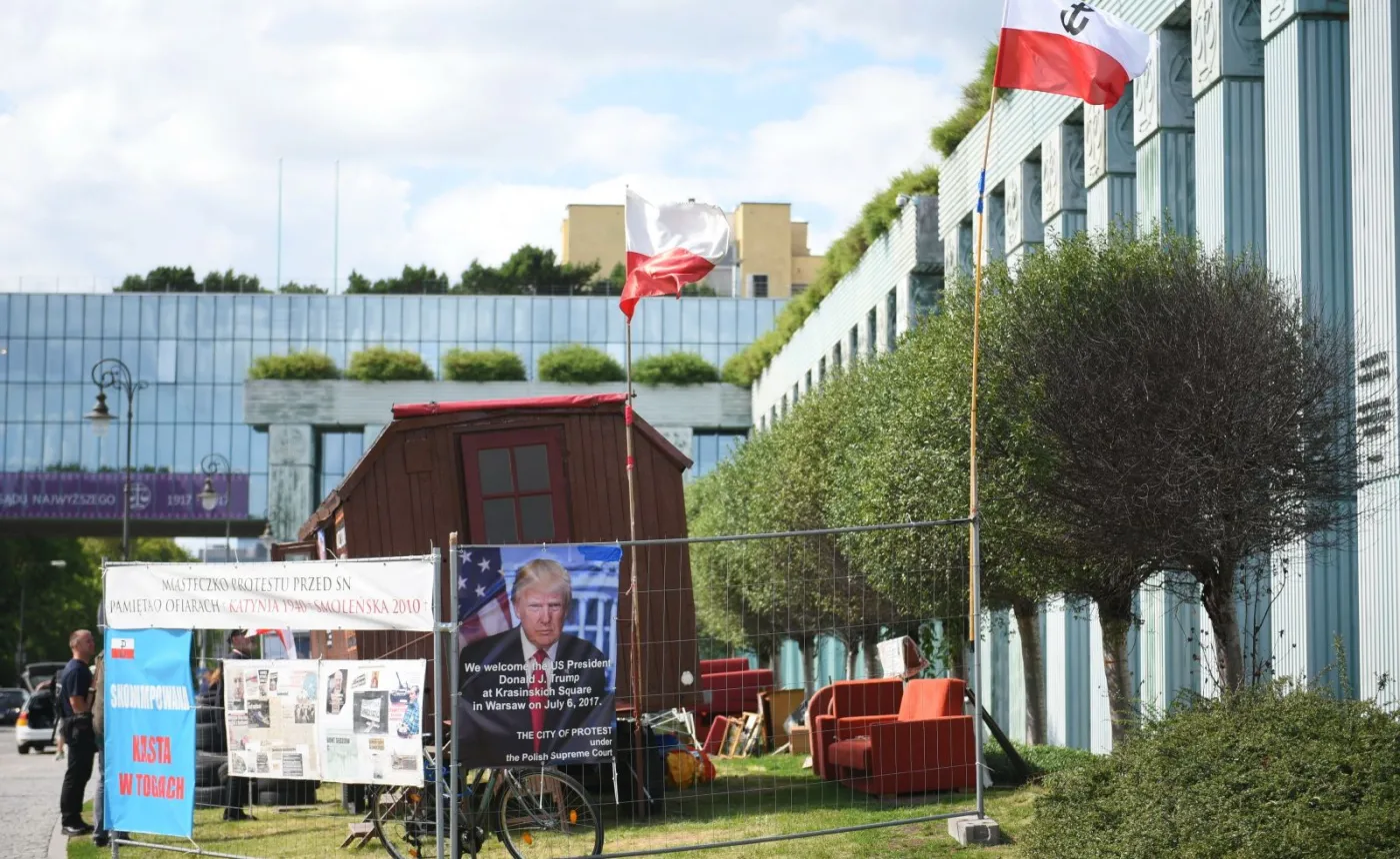 Miasteczko protestu przed Sądem Najwyższym